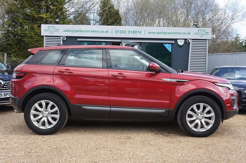 Used Land Rover Range Rover evoque SE 150 HP (110 kW) 2017 Red Estate