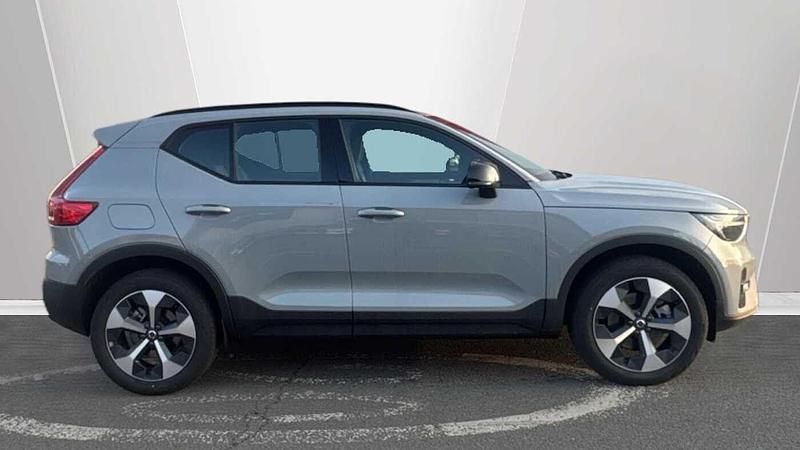 New Volvo XC40 Plus 194 HP (142 kW) 2025 SUV