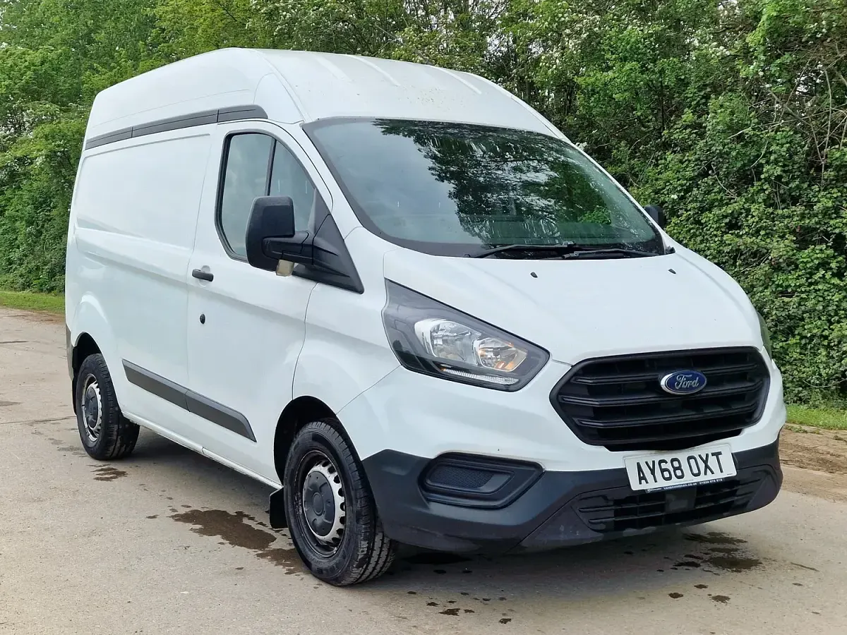 Used Ford Transit Custom 105 HP (77 kW) 2018 White Van