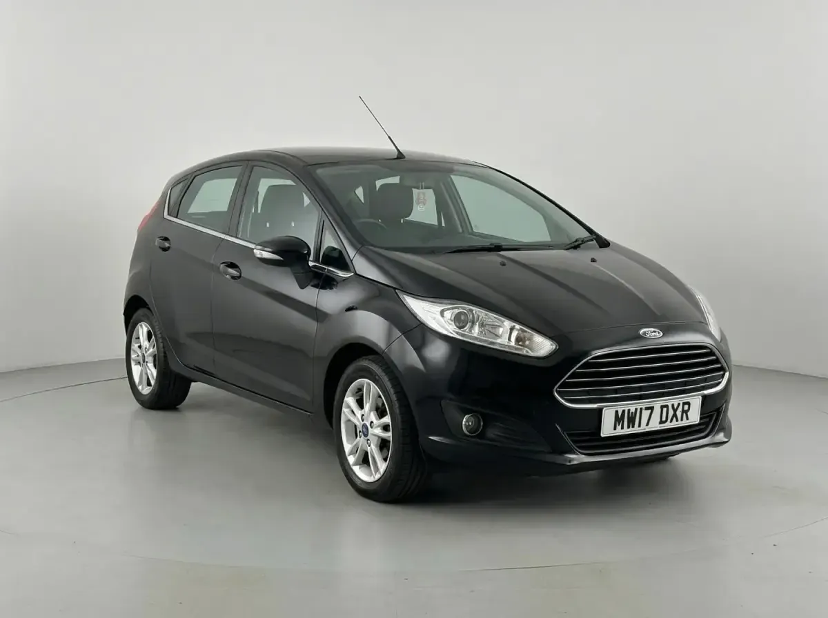Second-hand Ford Fiesta Zetec 82 CP (60 kW) 2017 Negru Hatchback