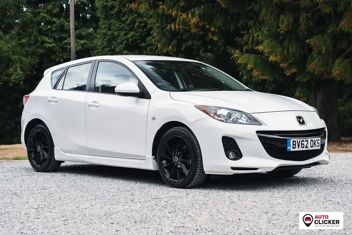 Used Mazda 3 105 HP (77 kW) 2012 White Hatchback