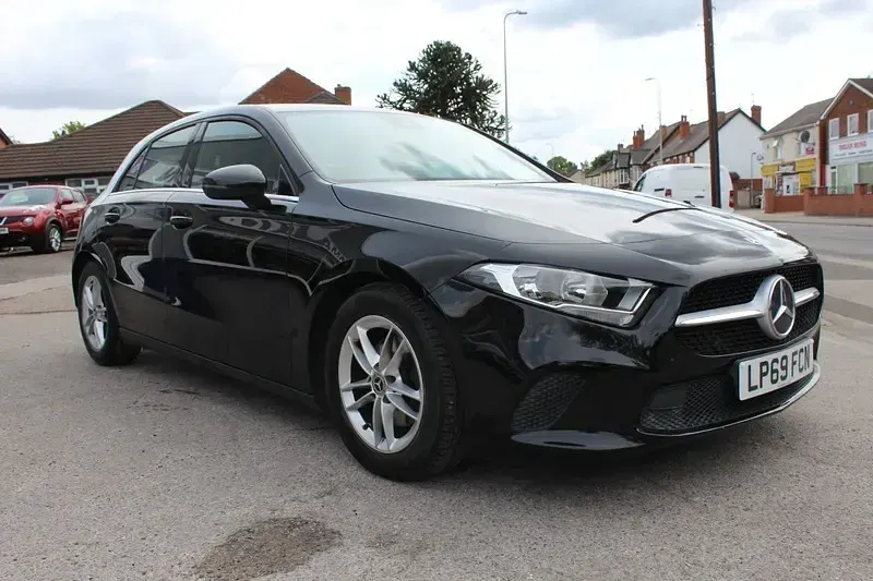 Used Mercedes A180 SE 136 HP (100 kW) 2020 Black Hatchback