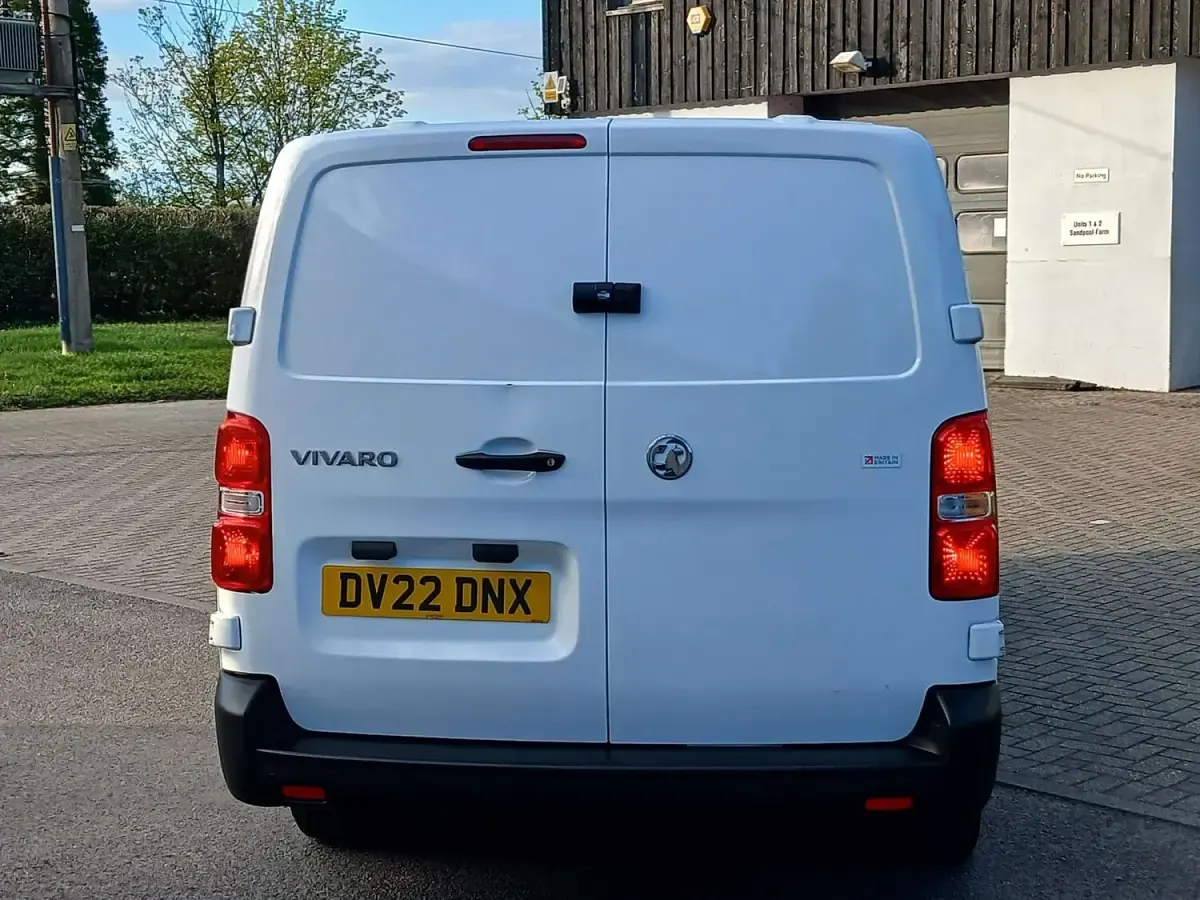 Used Vauxhall Vivaro S 100 HP (73 kW) 2022 White MPV