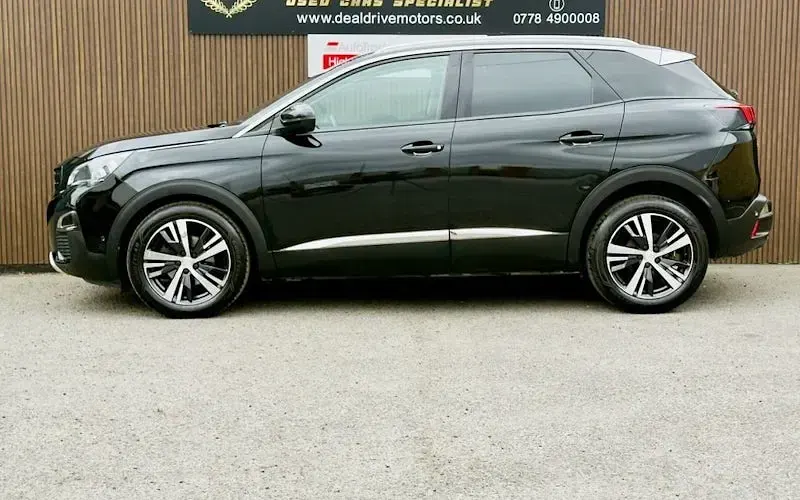Second-hand Peugeot 3008 Allure 120 CP (88 kW) 2017 Negru SUV