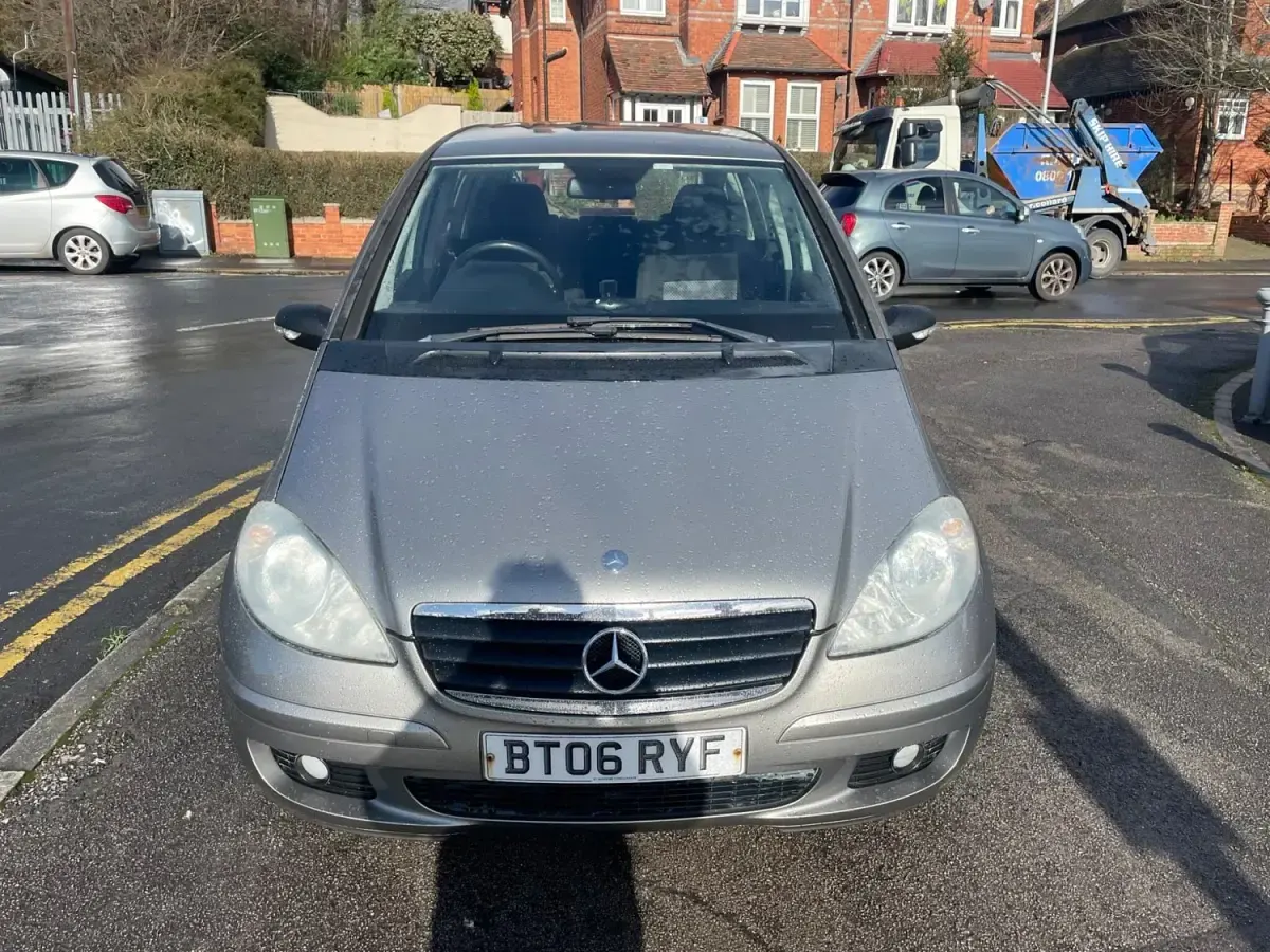 Begagnad Mercedes A150 Classic 95 HK (69 kW) 2006 Grå Halvkombi