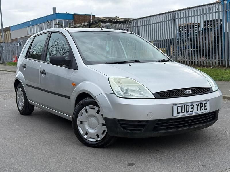 Used Ford Fiesta 80 HP (58 kW) 2003 Silver Hatchback