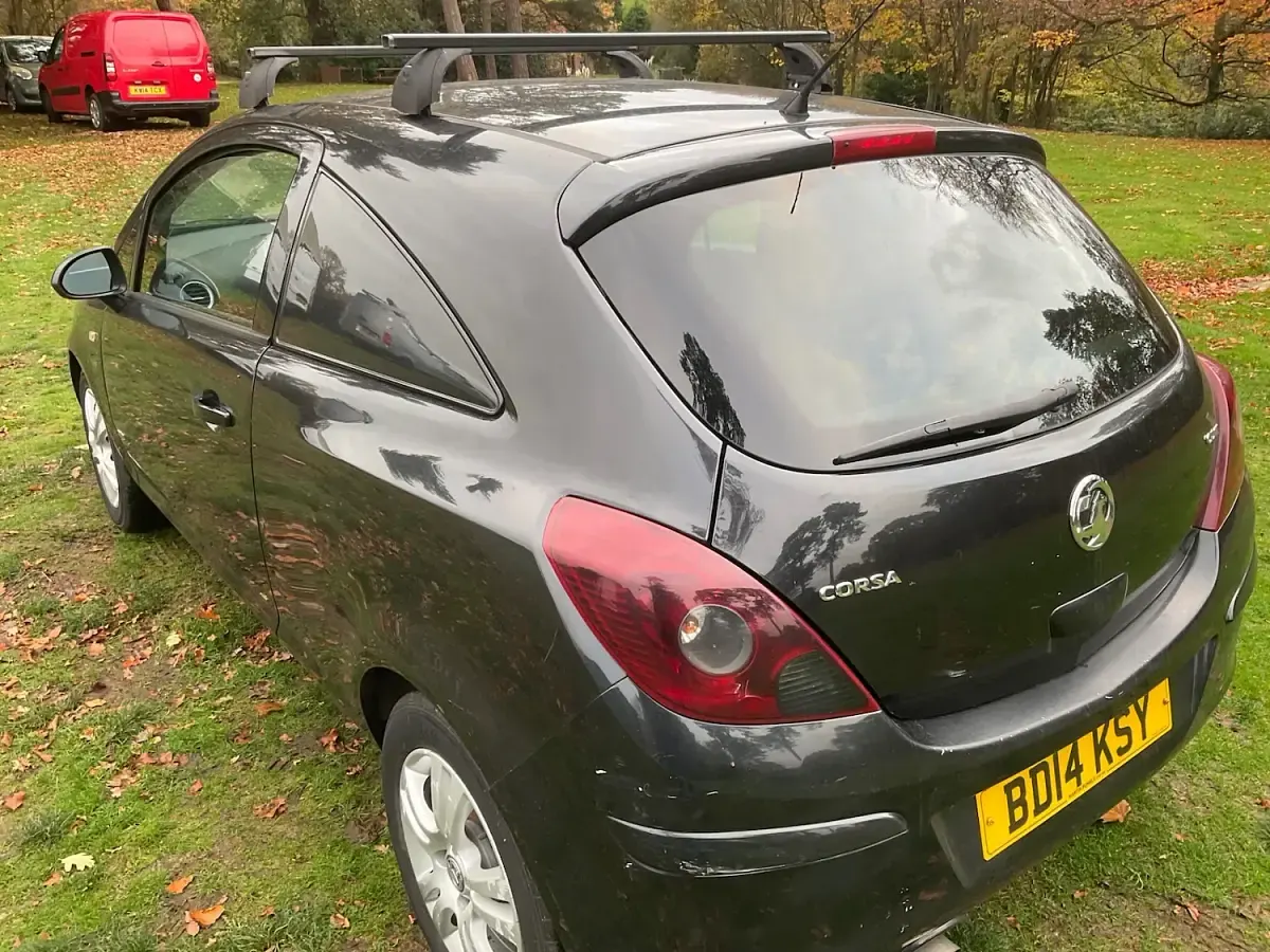 Used Vauxhall Corsa Sportive 95 HP (69 kW) 2014 Black Hatchback