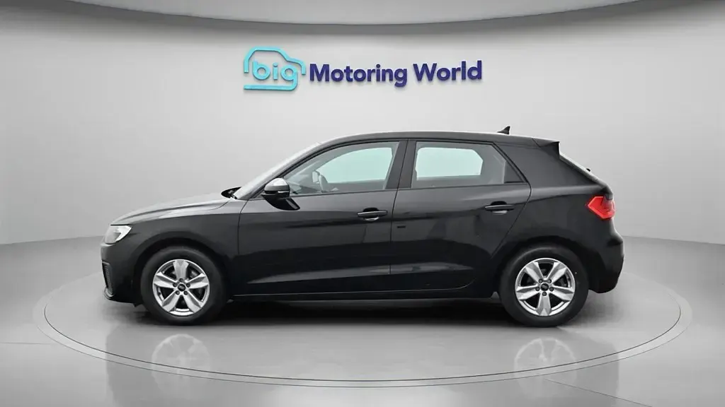 Używany Audi A1 Sportback 110 KM (80 kW) 2023 Czarny Hatchback