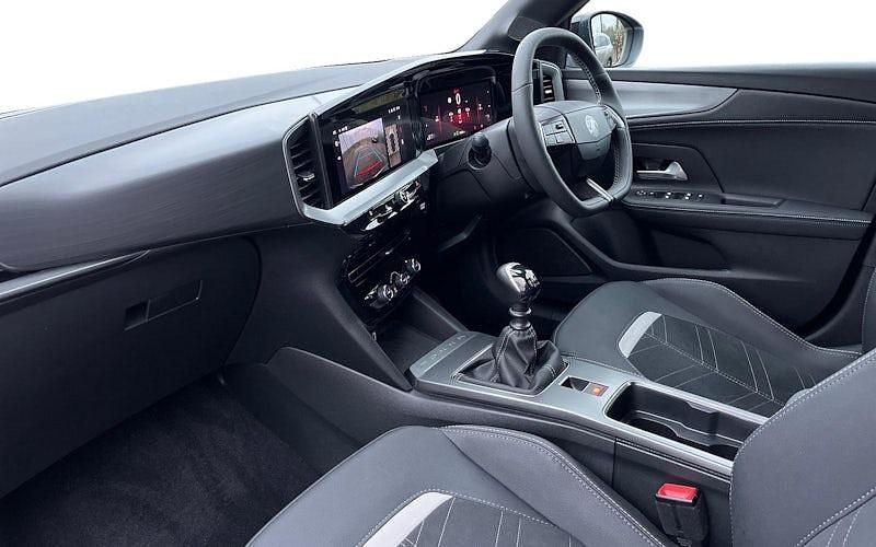 Used Vauxhall Mokka Ultimate 136 HP (100 kW) 2025 White SUV