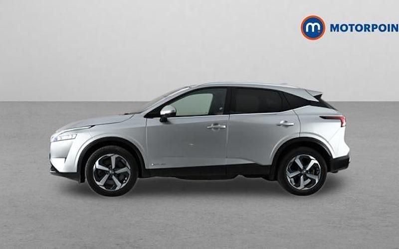 Used Nissan Qashqai N-Connecta 190 HP (139 kW) 2023 Silver SUV