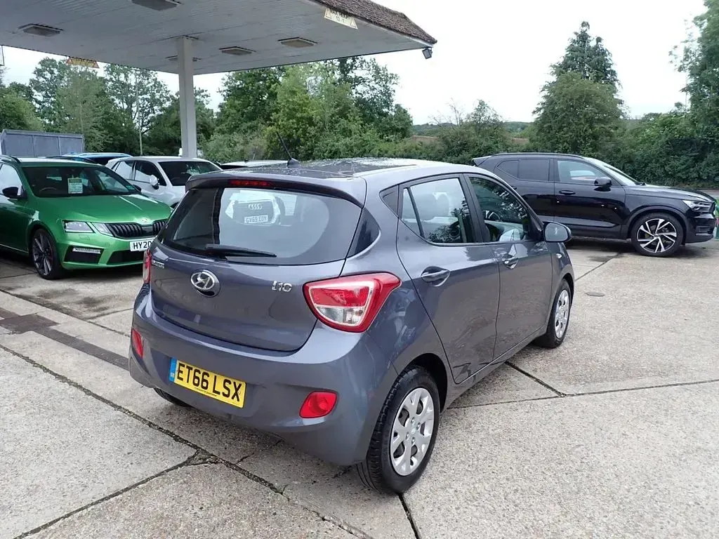 Used Hyundai i10 SE 87 HP (63 kW) 2017 Grey Hatchback