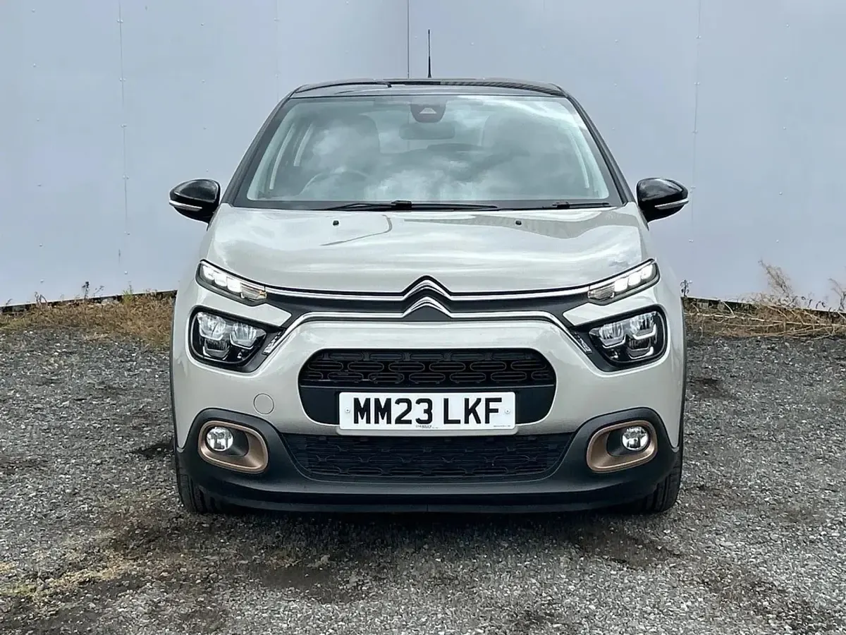 Used Citroën C3 PureTech 83 HP (61 kW) 2023 Beige Hatchback