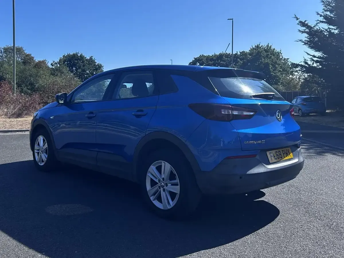 Used Vauxhall Grandland X 130 HP (95 kW) 2018 Blue SUV