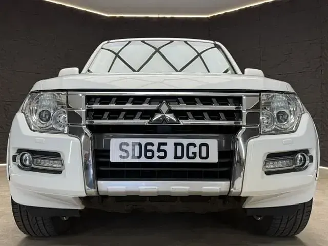 Used Mitsubishi Shogun 187 HP (137 kW) 2015 White SUV