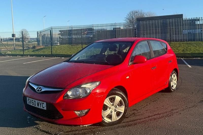 Used Hyundai i30 Classic 108 HP (79 kW) 2010 Red Hatchback