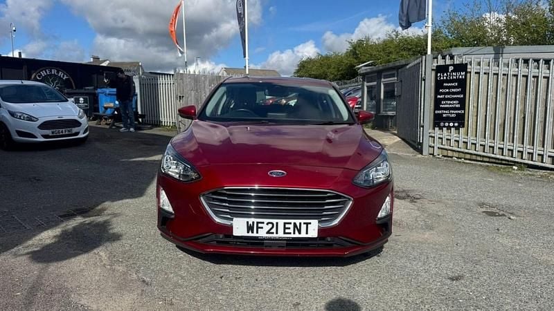 Usado Ford Focus Titanium 125 HP (91 kW) 2021 Vermelho Citadino