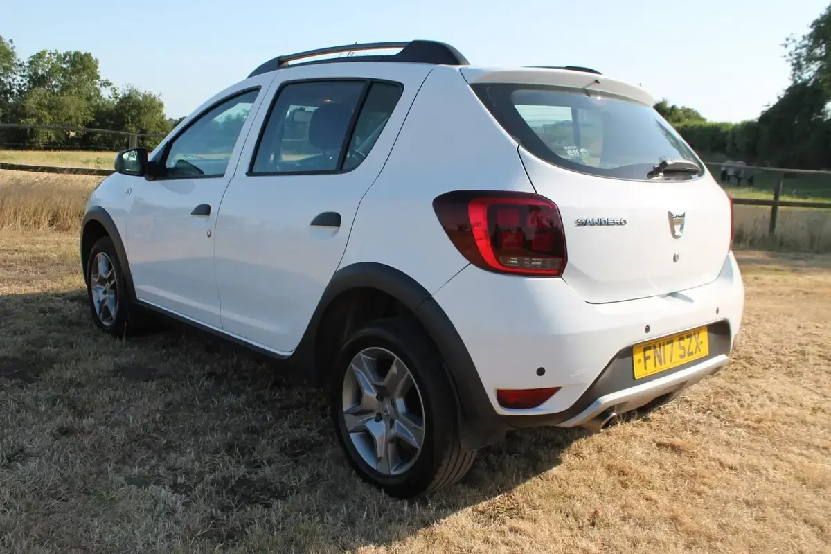 Used Dacia Sandero Lauréate 2017 White Hatchback