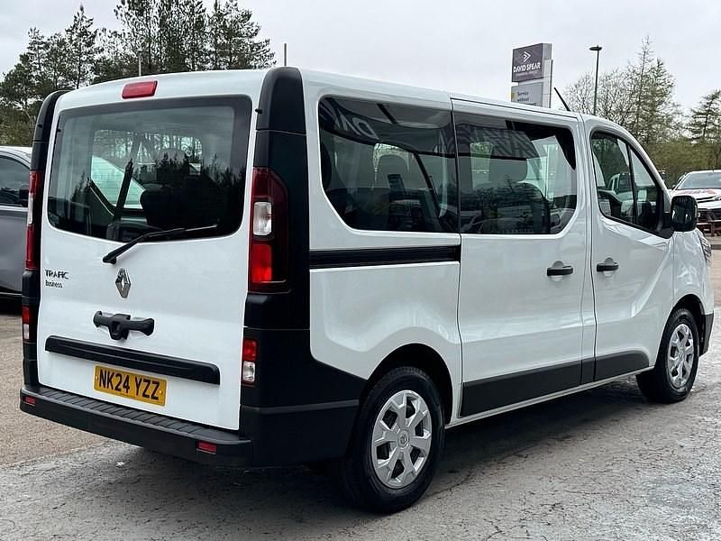 Used Renault Trafic Business 150 HP (110 kW) 2024 White MPV