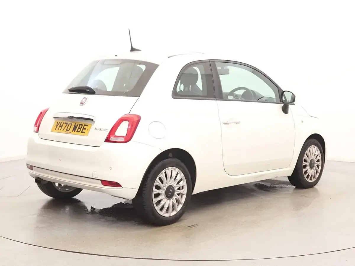 Used Fiat 500 Lounge 70 HP (51 kW) 2020 White Hatchback