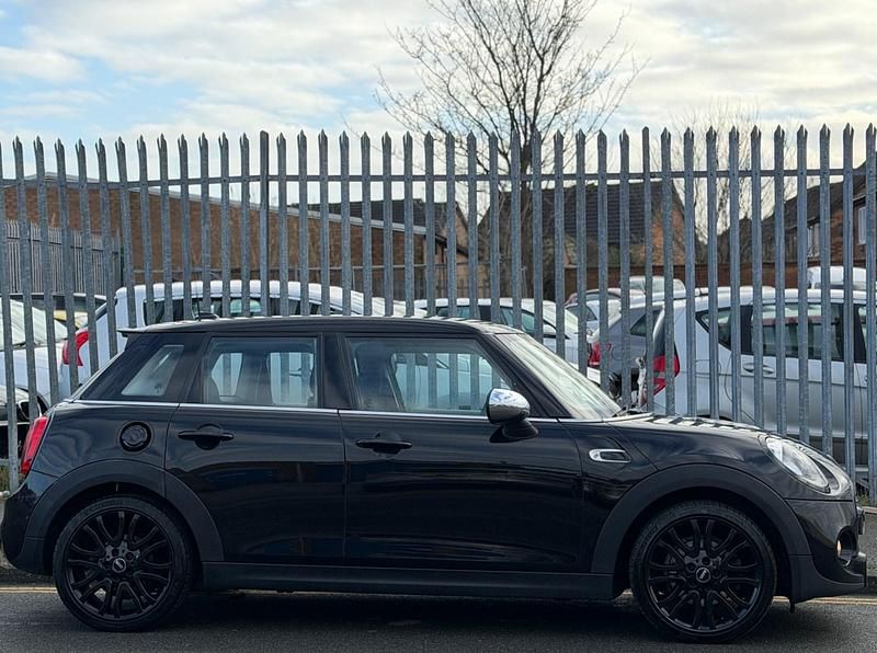 Usado Mini Cooper S Hatch 170 HP (125 kW) 2015 Preto Citadino