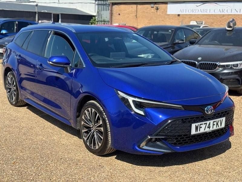 Usado Toyota Corolla Design 2024 Azul Carrinha