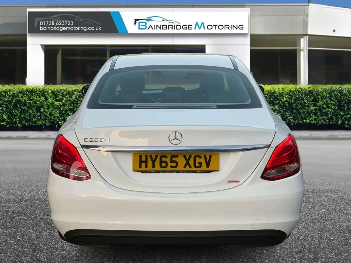 Used Mercedes C200 Executive 134 HP (98 kW) 2015 White Sedan