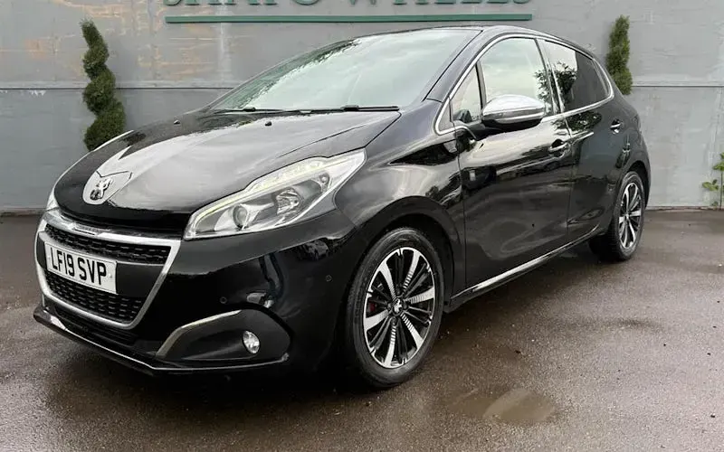 Used Peugeot 208 82 HP (60 kW) 2019 Hatchback