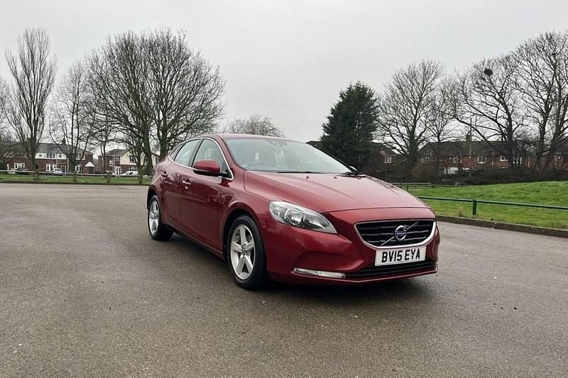 Used Volvo V40 SE 115 HP (84 kW) 2015 Hatchback