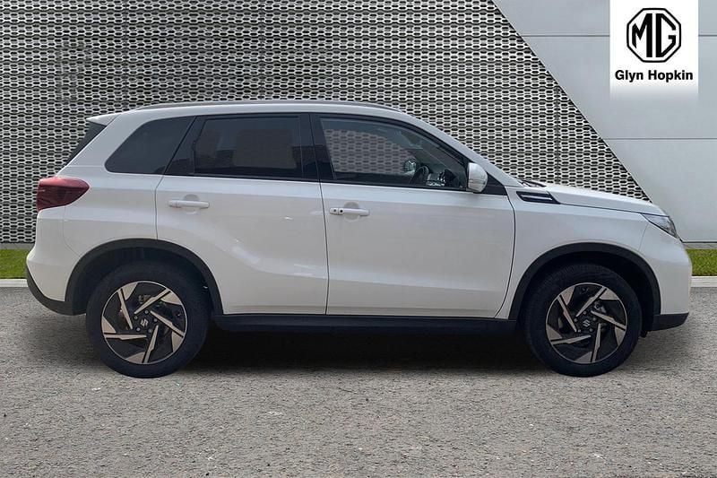Used Suzuki Vitara 2025 White Hatchback