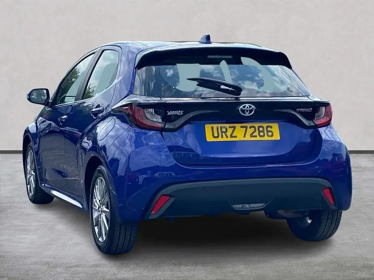 Used Toyota Yaris 116 HP (85 kW) 2023 Blue Hatchback