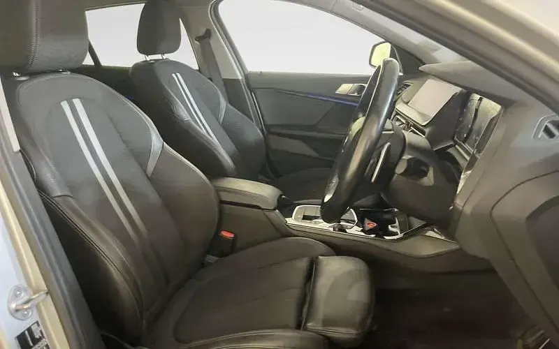 Used BMW 118 Sport Line 150 HP (110 kW) 2019 Silver Hatchback