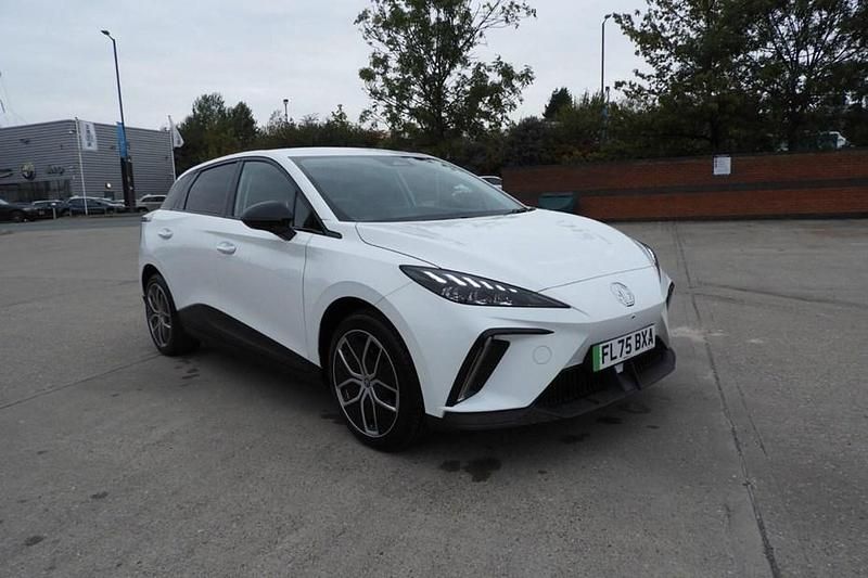 New 2025 MG MG4 EV Trophy Hatchback | £22,495 - Image 1/1