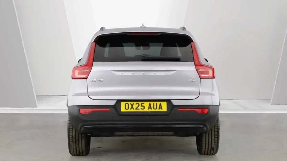 Used Volvo XC40 Plus 194 HP (142 kW) 2026 SUV