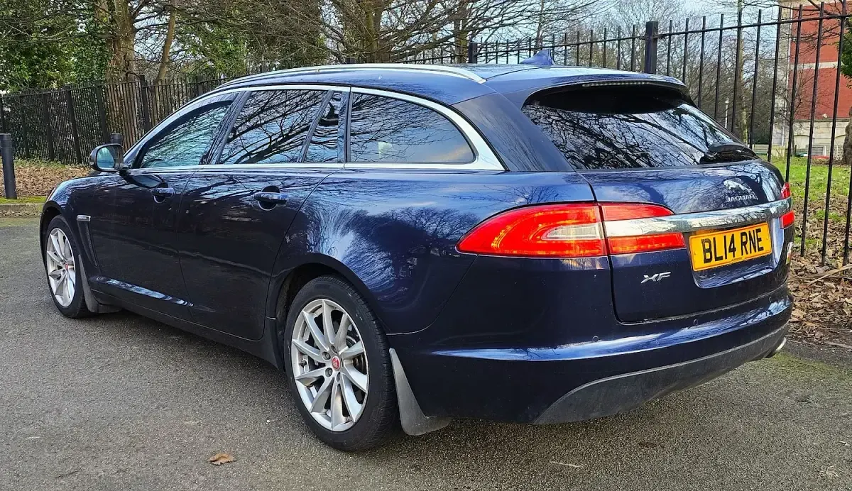 Used Jaguar XF Sportbrake Premium Luxury 200 HP (147 kW) 2014 Blue Estate