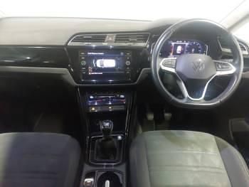 Używany VW Touran SEL 150 KM (110 kW) 2023 Niebieski Minivan