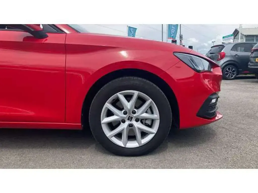 Used Seat Leon SE 150 HP (110 kW) 2024 Red Estate