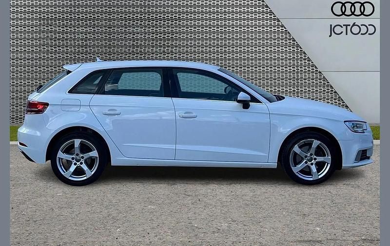 Used Audi A3 Sport 113 HP (83 kW) 2018 White Sedan