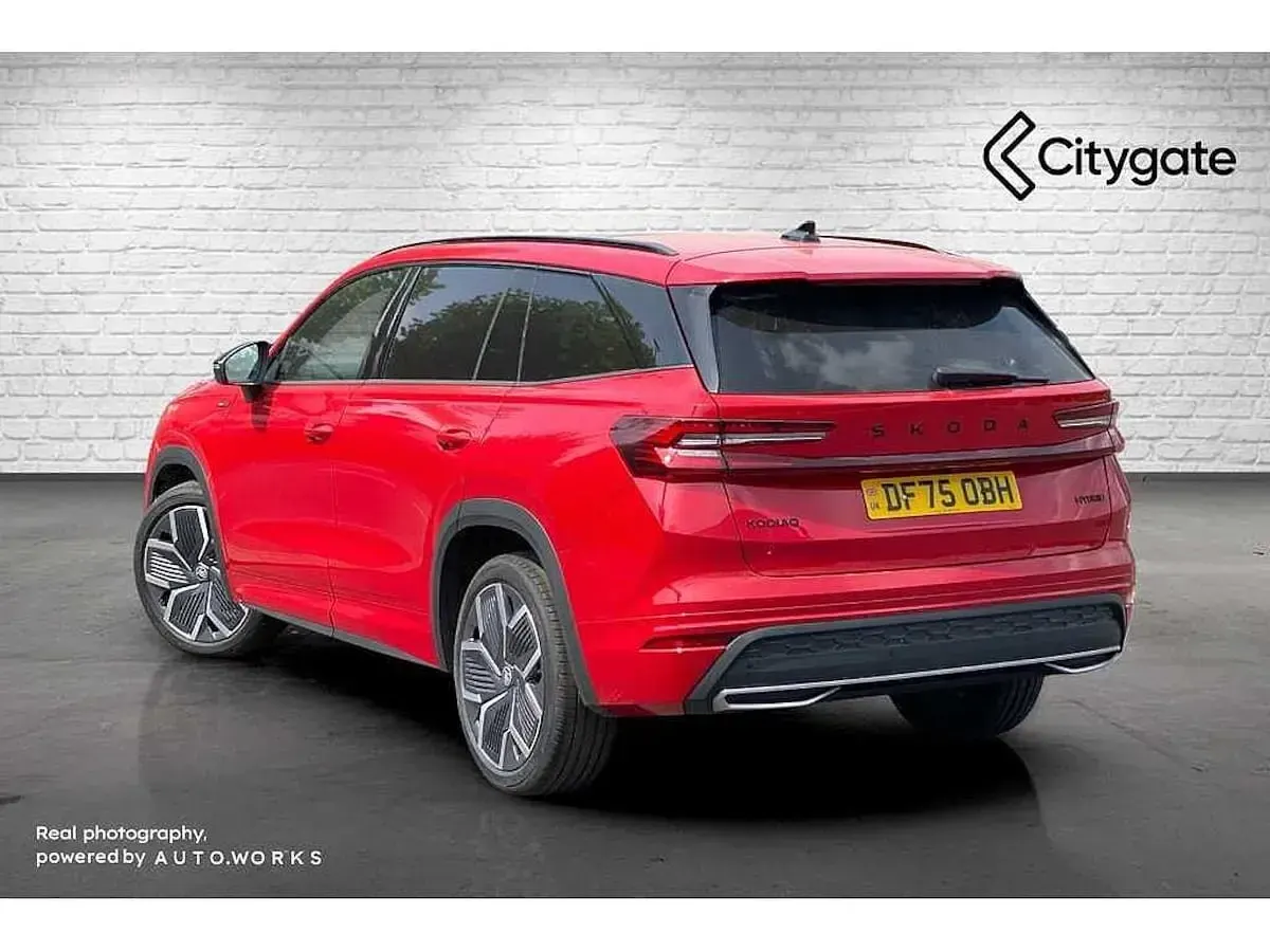 Used Skoda Kodiaq SportLine 110 HP (80 kW) 2025 Velvet red metallic SUV