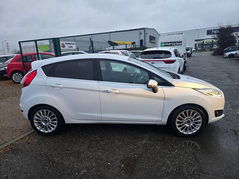 Used Ford Fiesta Titanium 2014 White Hatchback