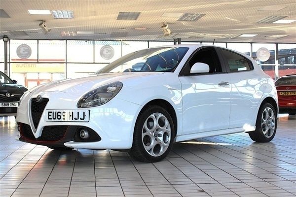 White Used 2019 Alfa Romeo Giulietta Hatchback | £10,890 (Expensive) - Image 1/4