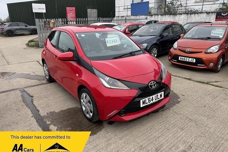 Used Toyota Aygo X-play 2014 Red Hatchback