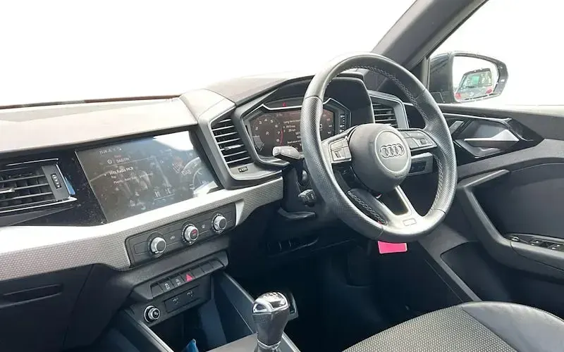 Usado Audi A1 Sportback S-Line 95 HP (69 kW) 2026 Citadino