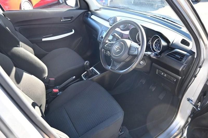 Used Suzuki Swift SZ3 90 HP (66 kW) 2020 Silver Hatchback