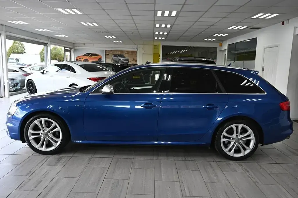 Used Audi A4 Business 272 HP (200 kW) 2015 Blue Estate