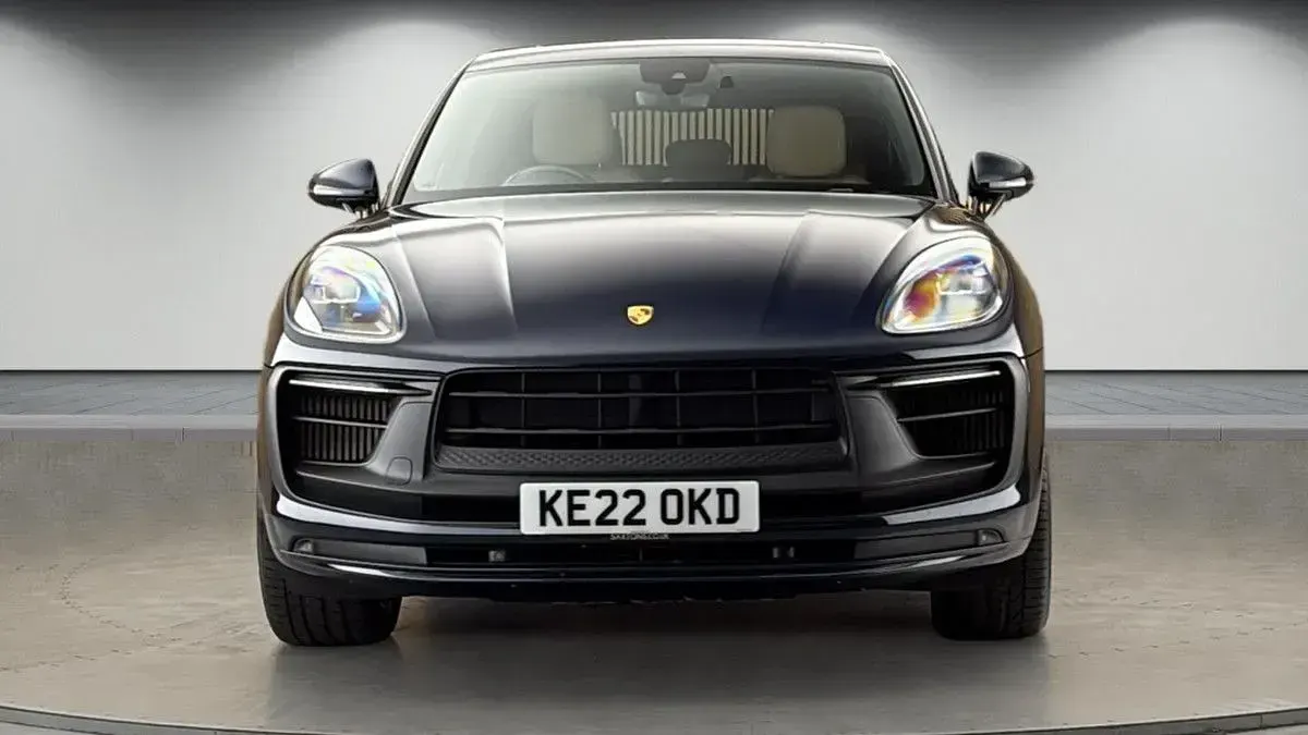 Used Porsche Macan 440 HP (323 kW) 2022 Night blue SUV