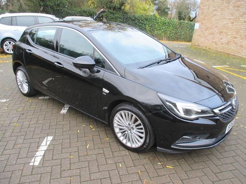 Used Vauxhall Astra Elite 150 HP (110 kW) 2018 Black Hatchback