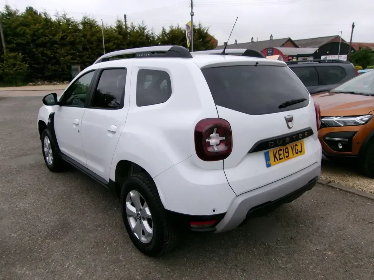 Begagnad Dacia Duster Comfort 114 HK (83 kW) 2019 Vit SUV