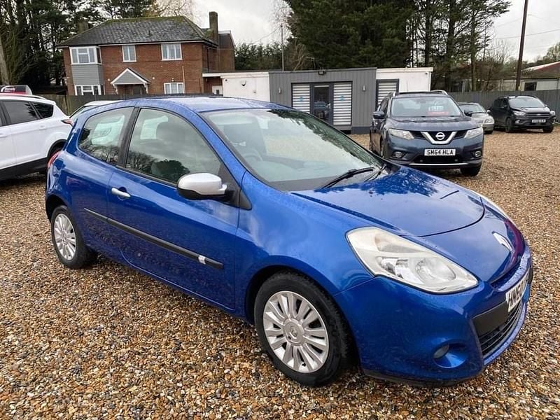 Used Renault Clio II 100 HP (73 kW) 2011 Blue Hatchback