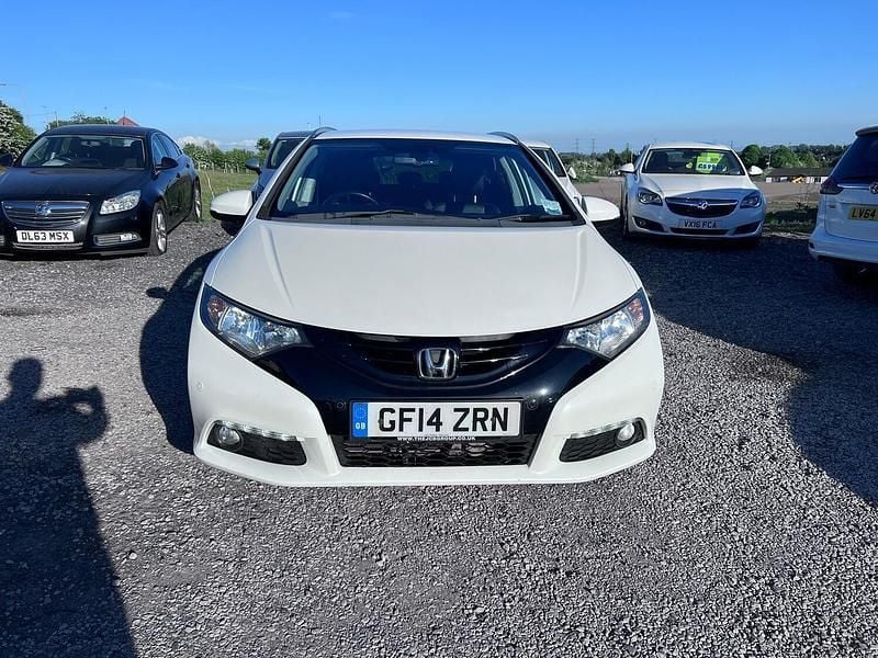 White Used 2014 Honda Civic SR Estate | £7,790 (A bit pricey) - Image 1/4