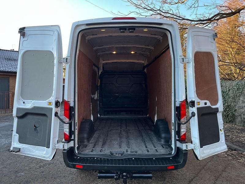 Begagnad Ford Transit Trend 130 HK (95 kW) 2022 Vit Van